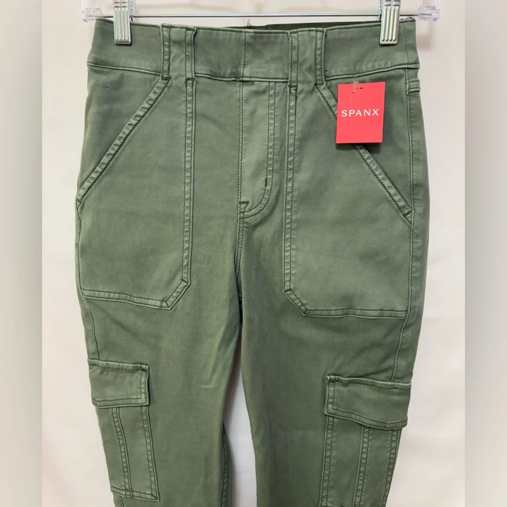 NWT SPANX Stretch Twill Ankle Cargo Pant‎ in Soft Sage Green Size Small